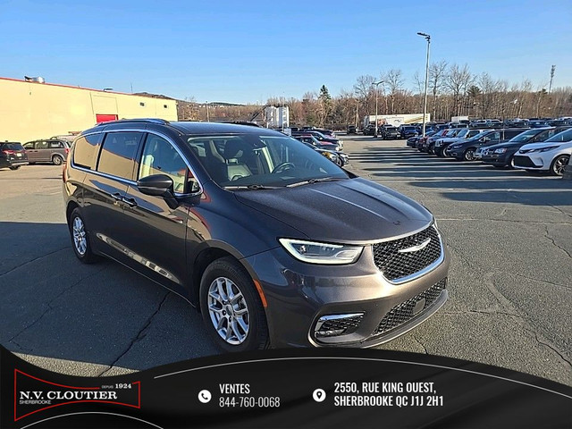 2021 Chrysler Pacifica Touring-L in Cars & Trucks in Sherbrooke - Image 3