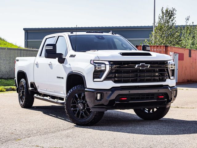 2025 Chevrolet Silverado 3500HD LT in Cars & Trucks in Strathcona County - Image 2