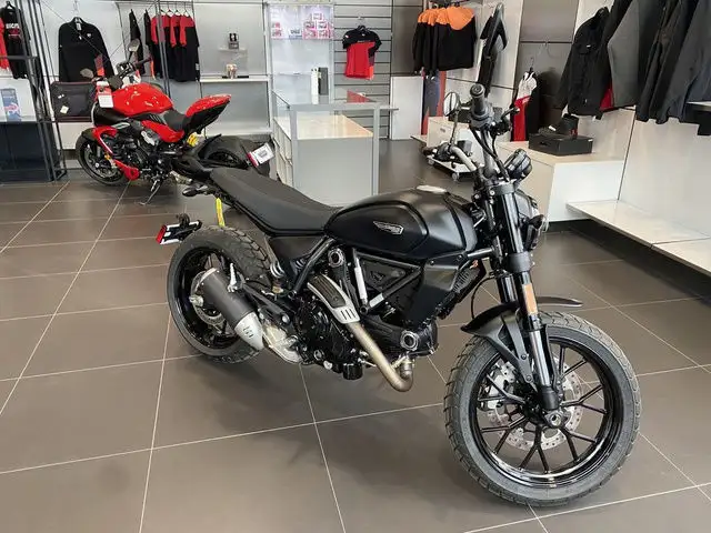 2025 Ducati Scrambler Icon Dark in Street, Cruisers & Choppers in Moncton - Image 2