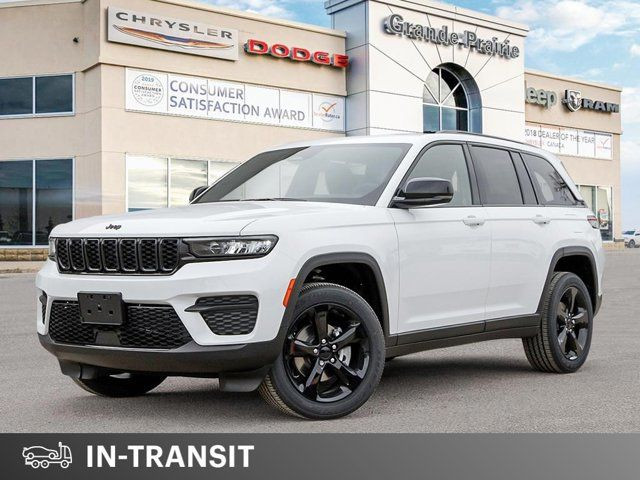 2025 Jeep Grand Cherokee Altitude in Cars & Trucks in Grande Prairie