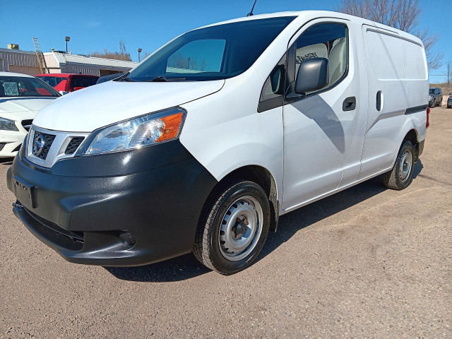 2018 Nissan NV200 SV, Automatic, BU Cam in Cars & Trucks in Edmonton