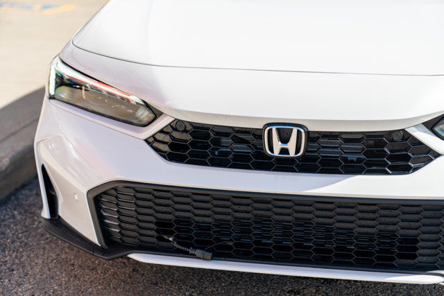 2026 Honda Civic Sedan Hybrid Sport Touring in Cars & Trucks in Edmonton - Image 3