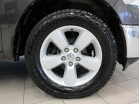 RAM 1500 CLASSIC SLT 2023 V6 3.6 LITRES BOITE 5'7" CREW-CAB 4X4 TOUT ÉQUIPÉ / ÉCRAN TACTILE / CAMÉRA... (image 4)