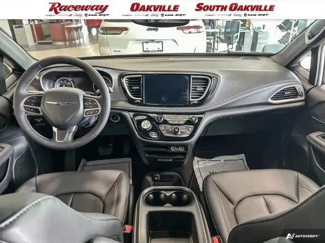 2025 Chrysler Pacifica Select in Cars & Trucks in Mississauga / Peel Region - Image 23