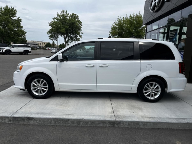 Dodge Grand Caravan Sxt Premium Plus 2019 in Cars & Trucks in Lethbridge - Image 4