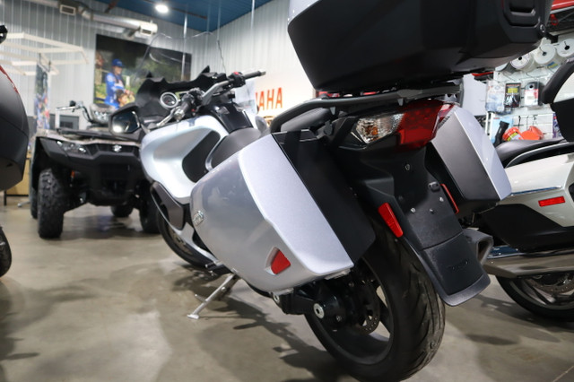 2014 Triumph Throphy SE Silver *REDUCED PRICE* in Street, Cruisers & Choppers in Edmonton - Image 4