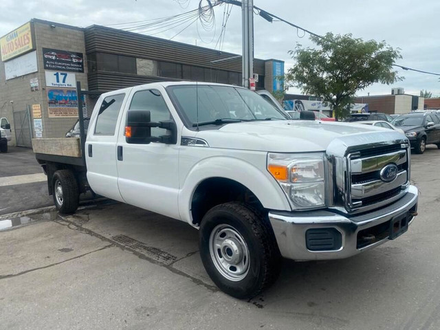  2015 Ford F-350 XLT Crew Cab Flat Bed 4WD in Cars & Trucks in City of Toronto