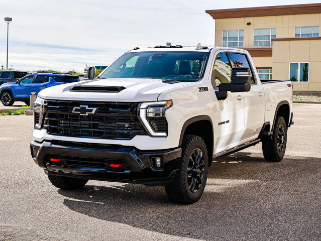 2025 Chevrolet Silverado 3500HD LTZ in Cars & Trucks in Strathcona County - Image 4