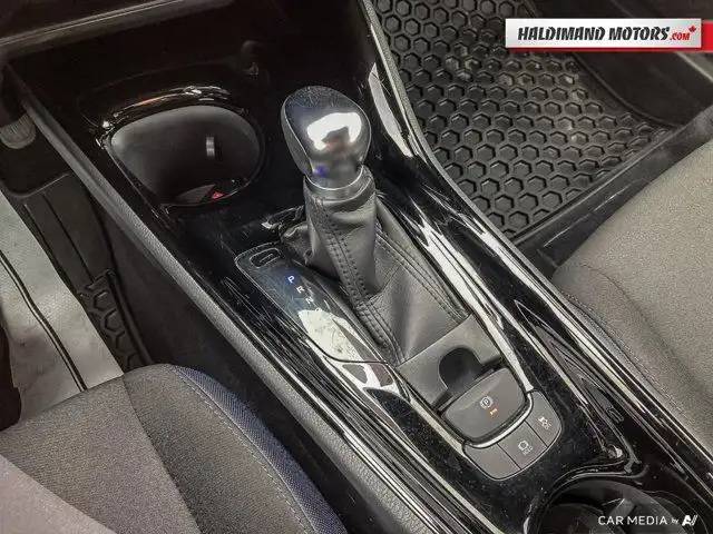 2020 Toyota C-HR XLE Premium in Cars & Trucks in Hamilton - Image 22