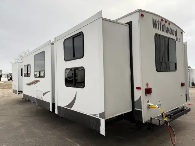 2015 Forest River Wildwood 402QBQ Destination Home in Park Models in St. Albert - Image 8