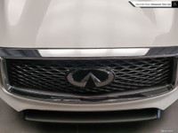 ESSENTIAL Trim | Graphite Leatherette Seating | Panoramic Sunroof | INFINITI InTouch Dual Display 8/... (image 8)