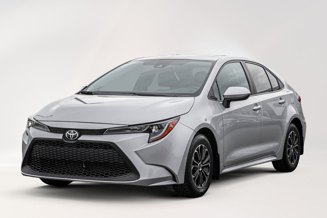 2020 Toyota Corolla LE GROUPE AMÉLIORÉ | TOIT | MAGS CLEAN CARFA in Cars & Trucks in Longueuil / South Shore