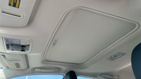 La Lexus CT 200h 2014 est une berline compacte hybride haut de gamme, idéale pour les conducteurs so... (image 5)