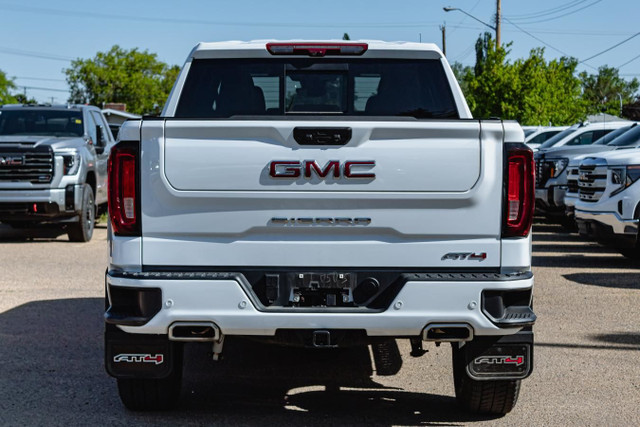 2024 GMC Sierra Short BOX Crew CAB 1500 4WD AT4 * GM CERTIFIED * in Cars & Trucks in Edmonton - Image 4