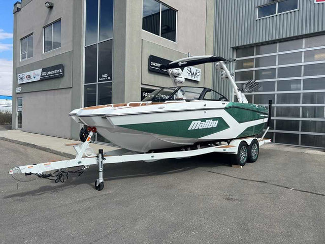 2024 Malibu Boats Wakesetter 23 MXZ in Powerboats & Motorboats in Edmonton - Image 2