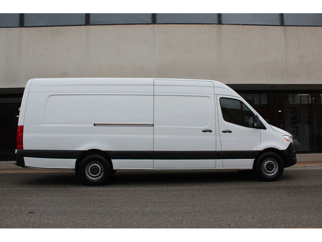 2021 Mercedes-Benz Sprinter Cargo Van 177\" EXTRA EXTENDED - 3.0 in Cars & Trucks in City of Toronto - Image 2