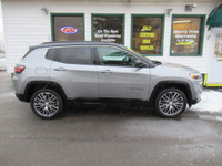 Original MSRP $53000+++ Fresh from Fiat Chrysler Canada as a former company car this Compass only ha... (image 5)