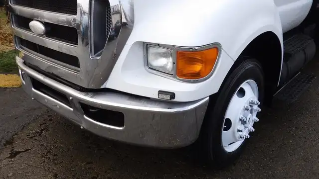 2008 ford F-750 18 Foot Flat Deck Regular Cab 2WD Diesel Dually  in Heavy Trucks in Richmond - Image 14