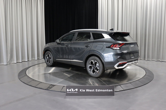 2023 Kia Sportage LX HEATED SEATS / LANE KEEP / ONLY 8700KM in Cars & Trucks in Edmonton - Image 4