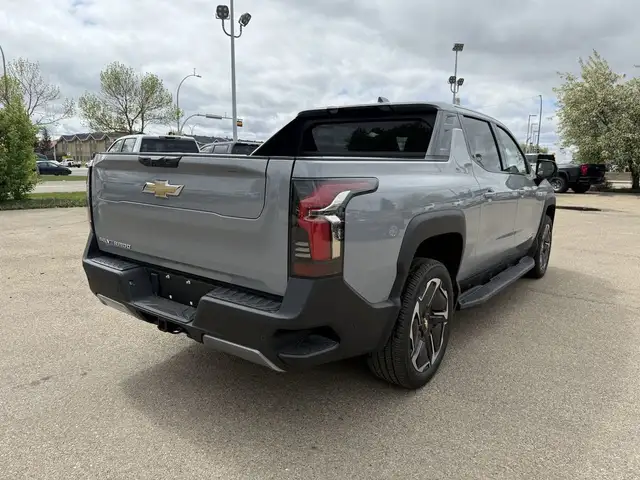 2025 Chevrolet Silverado EV Extended Range LT in Cars & Trucks in Edmonton - Image 10