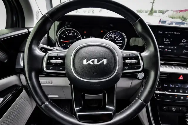 2022 Kia Carnival LX • HEATED SEATS • POWER LIFTGATE • CP/AA in Cars & Trucks in Cornwall - Image 15