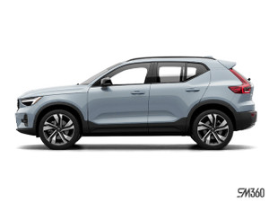 2025 Volvo XC40 B5 AWD Ultra Dark Theme