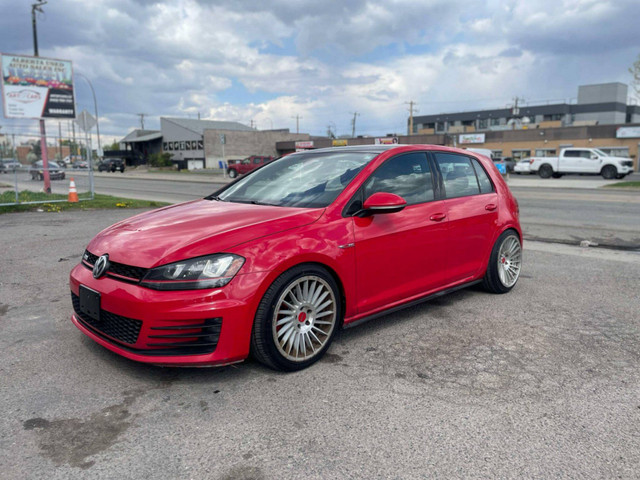 2015 VOLKSWAGEN GOLF GTI Autobahn in Cars & Trucks in Calgary