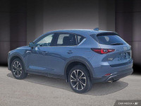 Le Mazda CX-5 GT 2023 se distingue par son design raffiné et sa qualité d'assemblage haut de gamme.... (image 4)