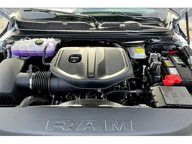 2025 Ram 1500 SPORT CREW Nav Surround Camera Pano Roof dans Autos et camions dans Région de Mississauga/Peel - Image 12