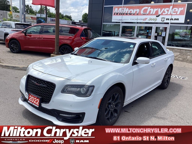 2022 Chrysler 300 300S AWD, LEATHER, SUNROOF, NAVIGATION in Cars & Trucks in Oakville / Halton Region