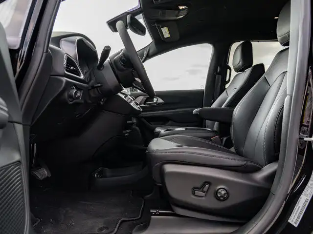 2025 Chrysler Grand Caravan SXT in Cars & Trucks in Barrie - Image 18