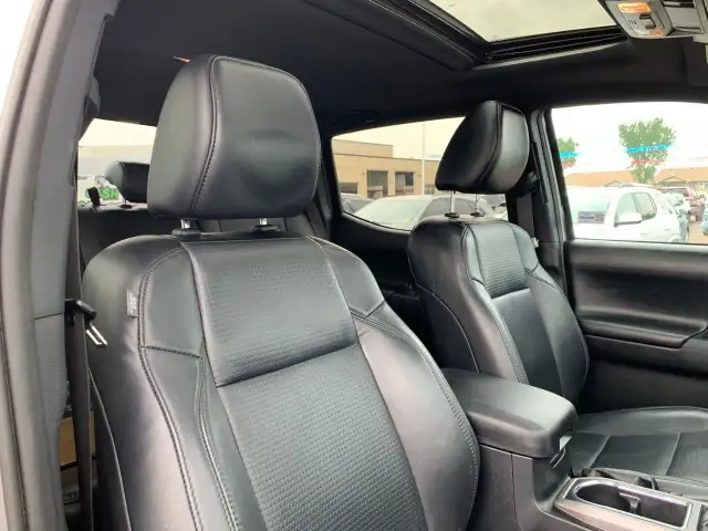 2018 Toyota Tacoma dans Autos et camions dans Medicine Hat - Image 29