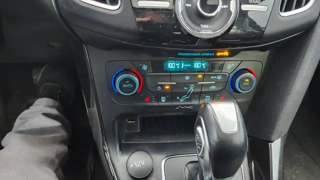 2018 Ford Focus Titanium Hatch in Cars & Trucks in Oakville / Halton Region - Image 22