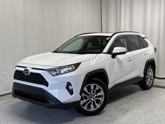 2020 Toyota RAV4 XLE AWD - Backup Camera, Heated Steering Wheel, in Cars & Trucks in Strathcona County - Image 3