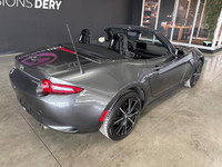 MAZDA MX-5 GT 2024 – AUTOMATIQUE, 9 639 KM, GRIS! PUR PLAISIR D'ÉTÉ EN VERSION CONVERTIBLE! Cette Ma... (image 3)