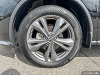 Experience refined luxury and advanced comfort in the 2023 Nissan Murano Platinum. This premium SUV... (image 5)