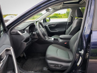 Sunroof, Heated Steering Wheel, Power Liftgate, Heated Seats, Aluminum Wheels, Apple CarPlay, Androi... (image 7)