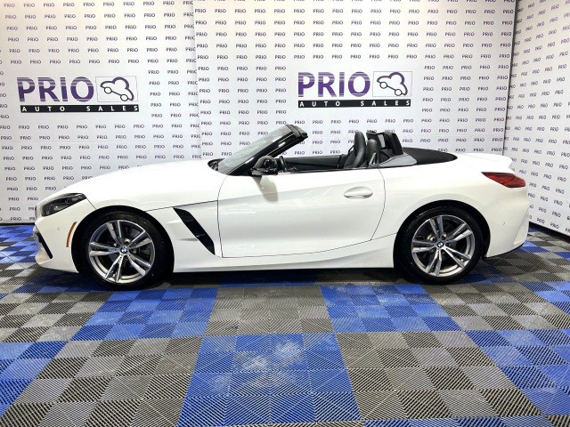 2022 BMW Z4 in Cars & Trucks in Ottawa - Image 2