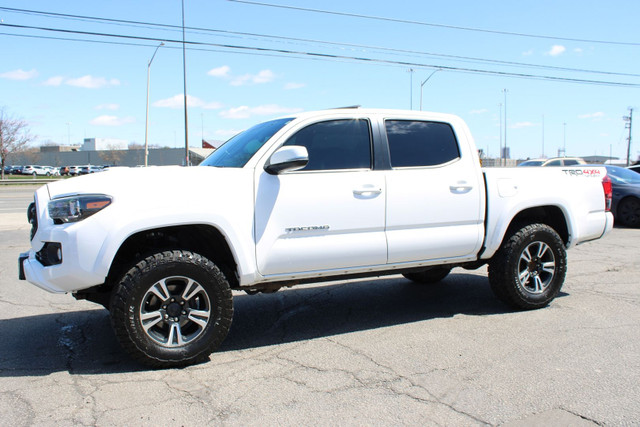 2017 Toyota Tacoma in Cars & Trucks in Oakville / Halton Region - Image 3