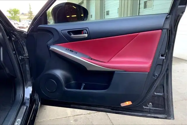2020 Lexus Is 300 F SPORT 2 in Cars & Trucks in Strathcona County - Image 23
