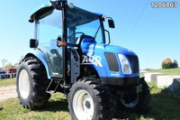 New Holland BOOMER 3050 Tractor