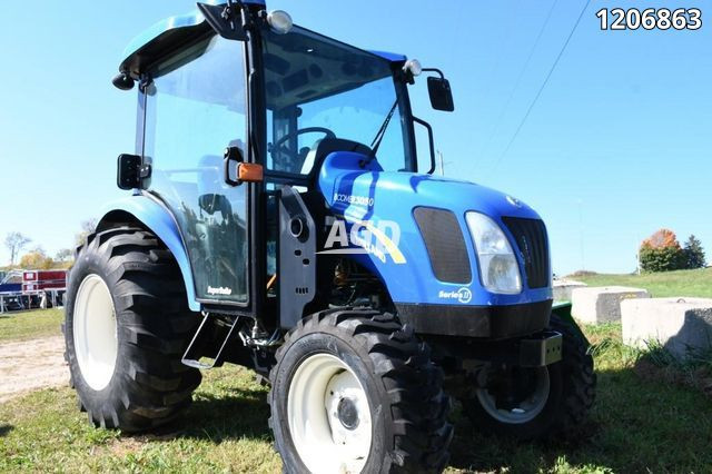 New Holland BOOMER 3050 Tractor in Farming Equipment in Grand Bend