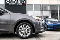 VEHICLE HIGHTLIGHTS: BACKUP CAMERA, HEATED SEATS, HD RADIO, RAIN SENSOR FRONT WINDSHIELD, 5 PASSENGE... (image 5)