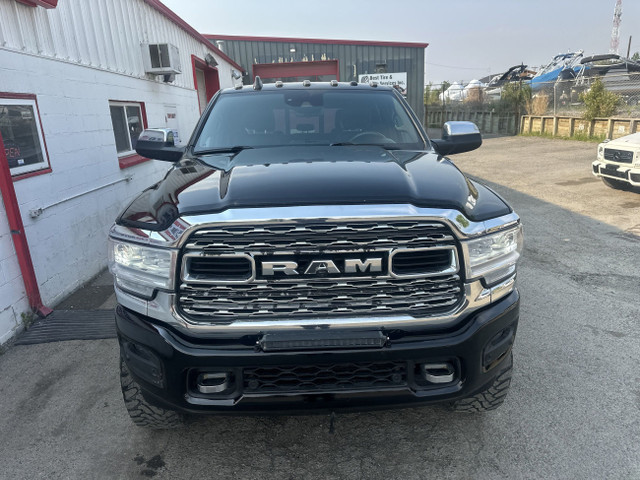 2022 Ram 3500 Limited 4x4 Crew Cab 8' Box 6.7L CUMMINS in Cars & Trucks in Calgary - Image 3