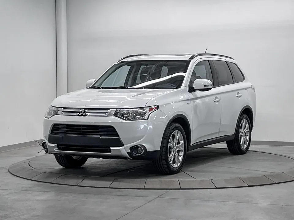 2015 Mitsubishi Outlander | Local Vehicle, One Owner, Winter and