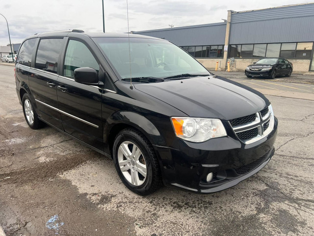 2017 Dodge Grand Caravan Crew in Cars & Trucks in City of Montréal - Image 2