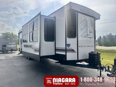 Year: 2025 Stock Number: SD1219 Status: New Length: 40 ft Sleeps: 6 Included Options: Freight Pre-de...