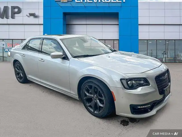 2022 Chrysler 300 S | Leather | Sunroof | Remote Start in Cars & Trucks in Saskatoon - Image 9