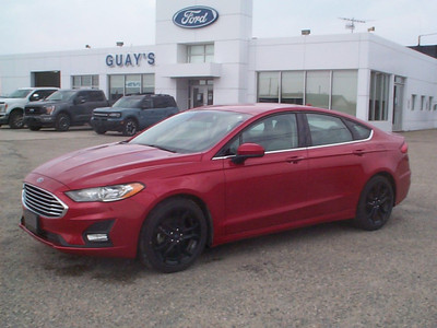 2020 Ford Fusion SE - Rapid Red