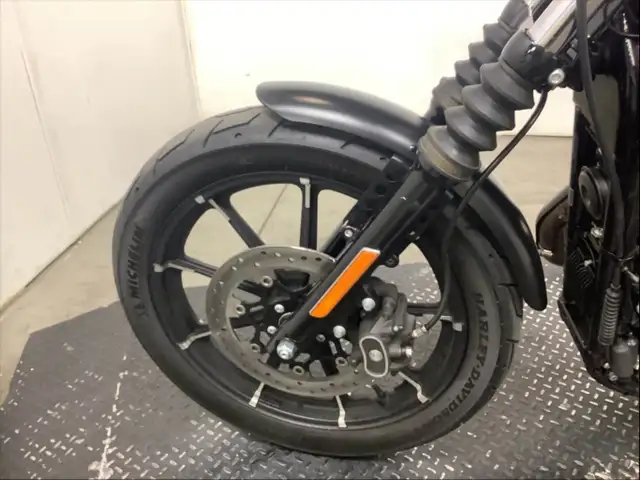 2018 Harley-Davidson Sportster XL883N Iron in Street, Cruisers & Choppers in City of Toronto - Image 10